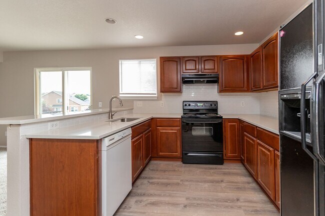 Foto del edificio - Beautiful 4-bedroom 3-bath located in Stetson Hills!