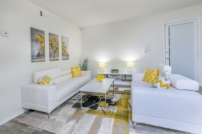 Interior Photo - TANGLEWOOD APARTMENTS