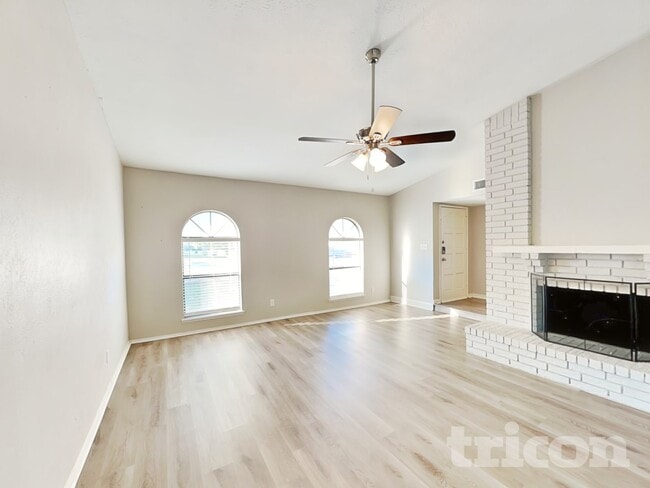 Building Photo - 5001 Oregon Ct