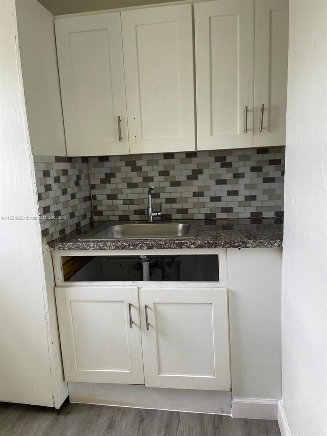 Foto del edificio - 1420 NW 41st St