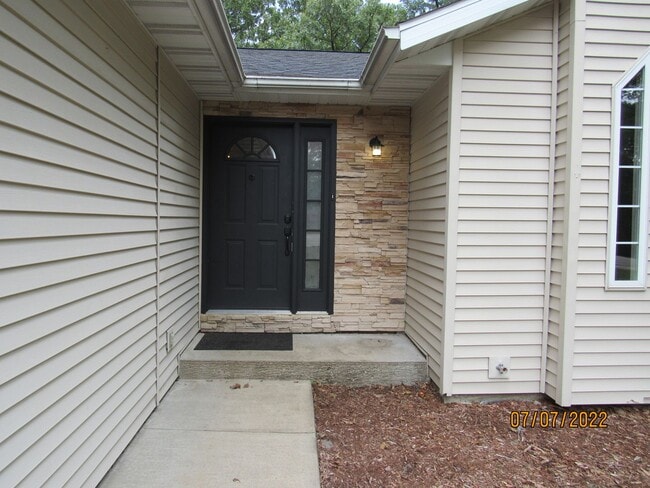 Building Photo - 3 bedroom house in Lake Ozark for rent
