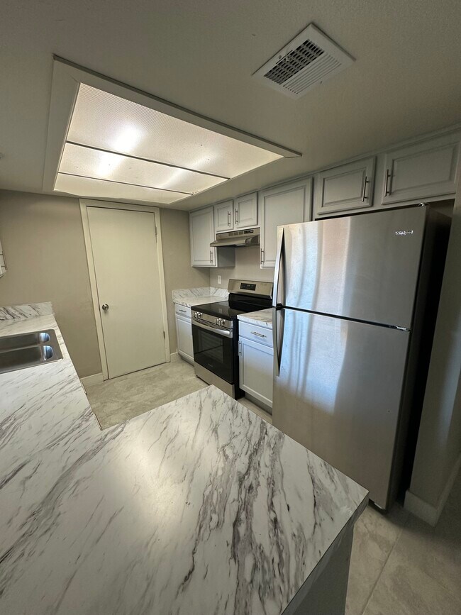 Foto del edificio - 6944 W Monterosa Cir