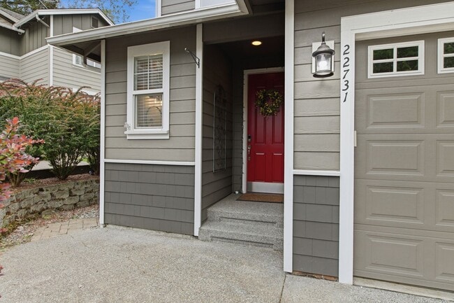Building Photo - 22731 30th Ct SE