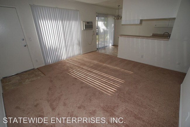 Foto del edificio - 17818-17828 Saticoy St