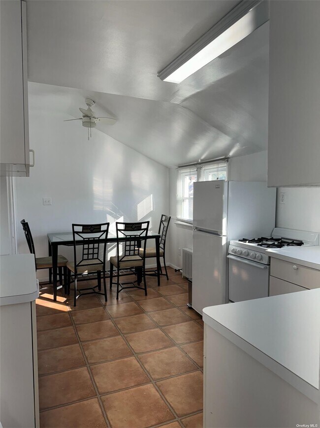 107 Pacific Blvd, Long Beach, NY 11561 House Rental in Long Beach, NY