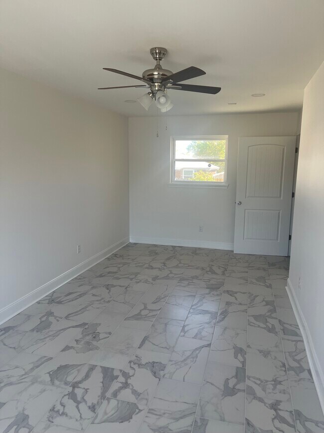 Building Photo - 7509 Dogwood Dr