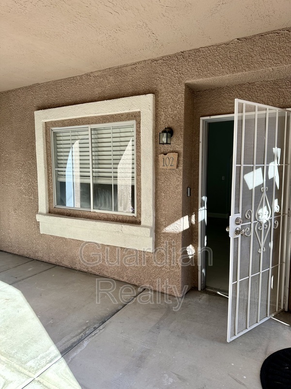 Foto principal - 401 Pine Haven St