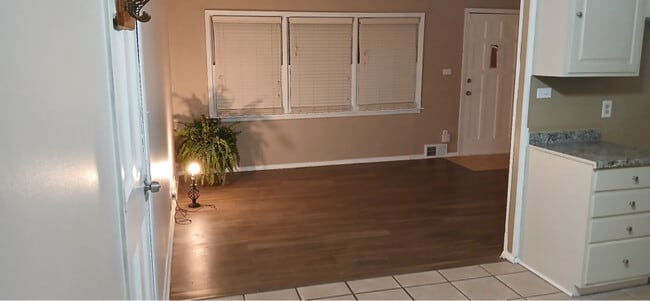 Foto del edificio - 11224 Oakland Ave