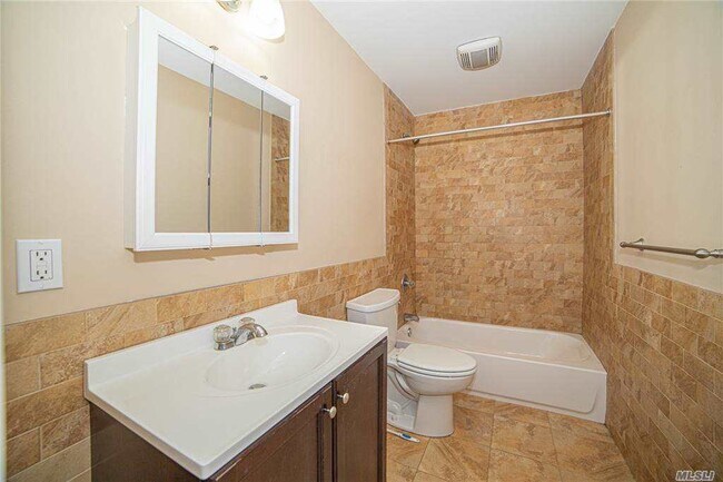 Foto del edificio - 30 E Maple St