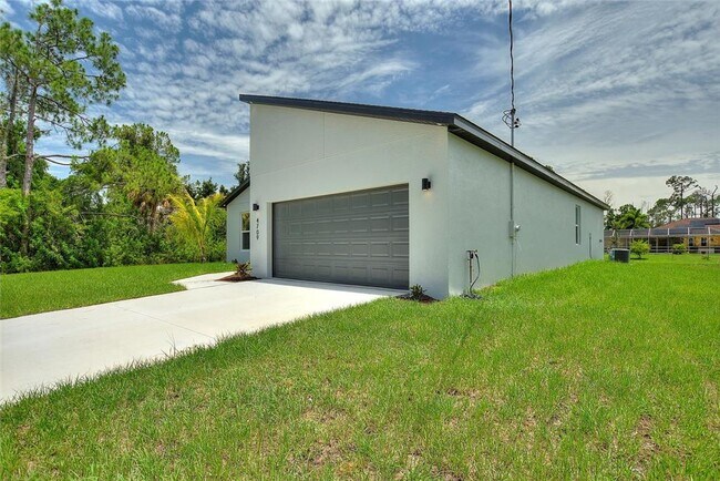 Building Photo - 4709 Flint Dr