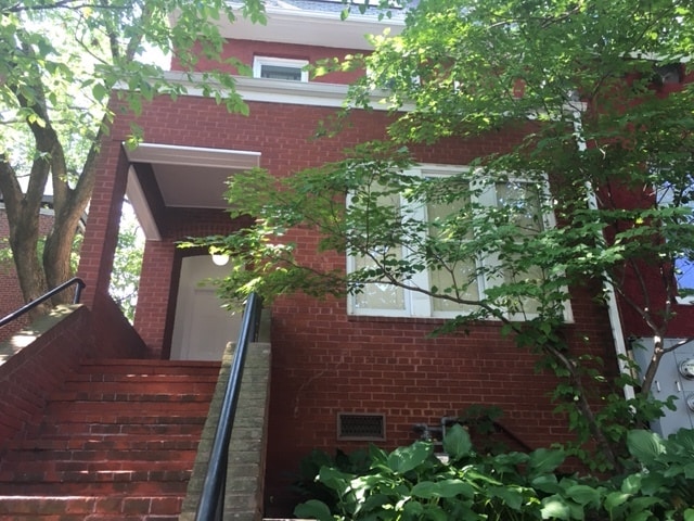 Building Photo - 1808 Newton St NW