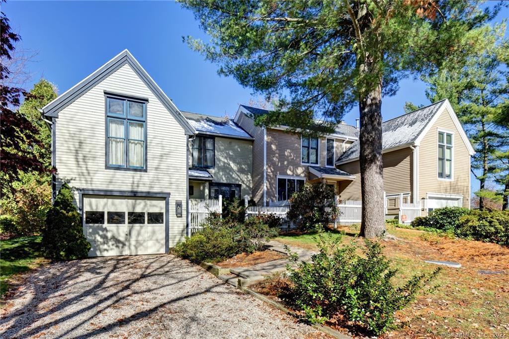 Photo - 7 Farm Dr (Farmington, CT)