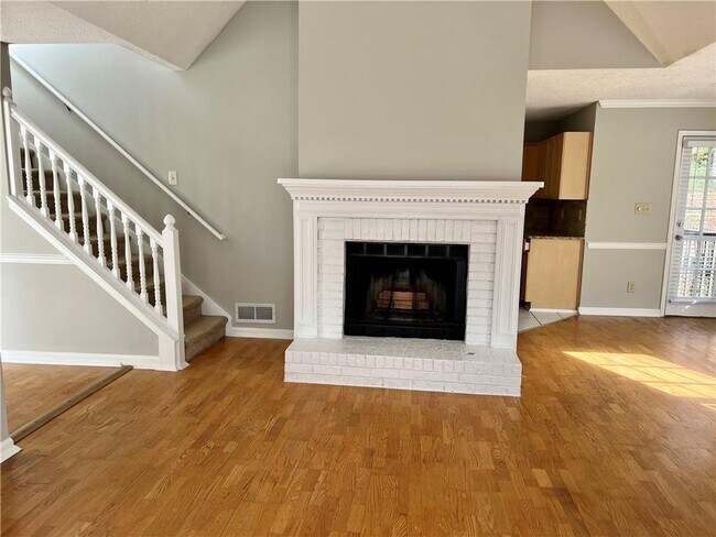 Foto del edificio - 612 Sutton Way SW