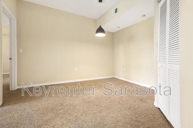 Building Photo - 5500 Bentgrass Dr