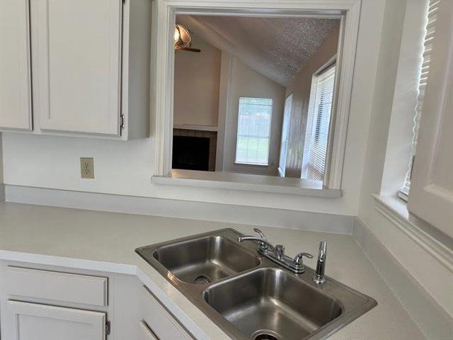 Foto del edificio - 8504 Willow Creek Ct