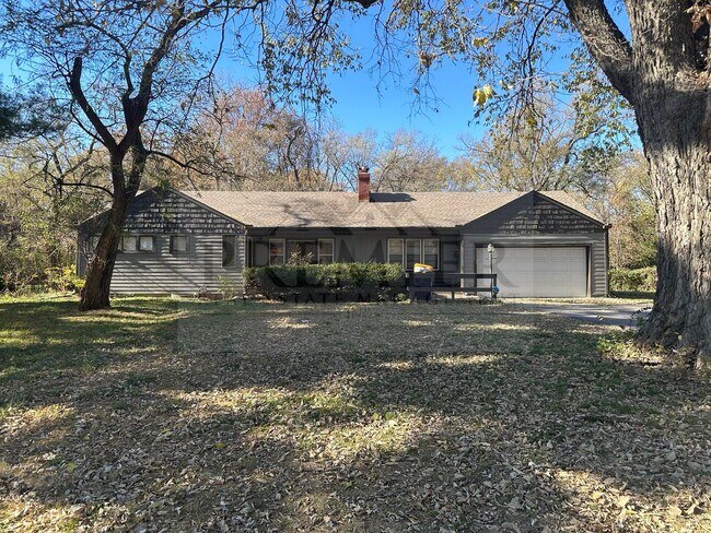 Foto del edificio - - 2 bd/1 ba home with unfinished basement-...