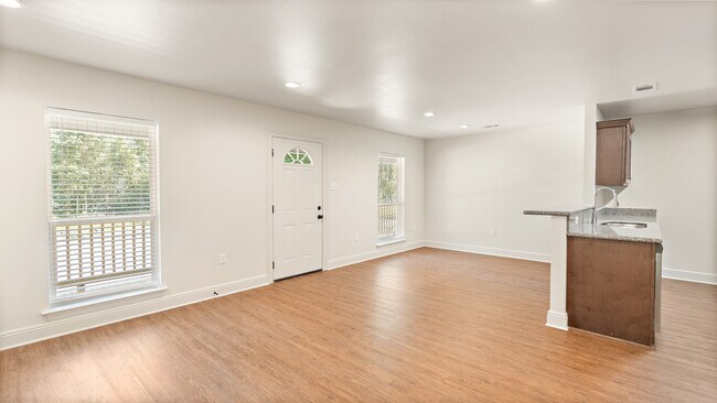 Foto del edificio - 41334 Brown Rd