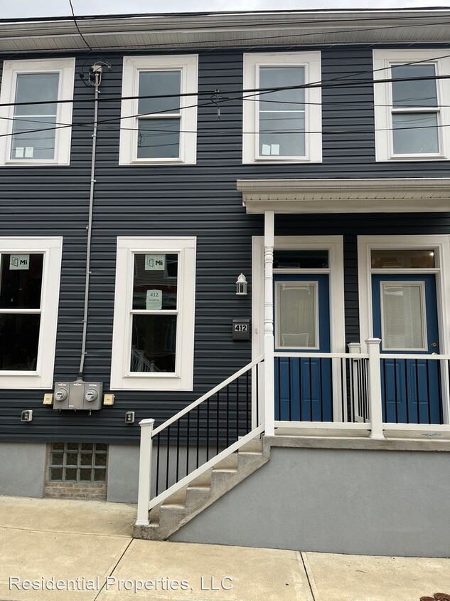 Primary Photo - 2 br, 1.5 bath House - 412 Sample Street