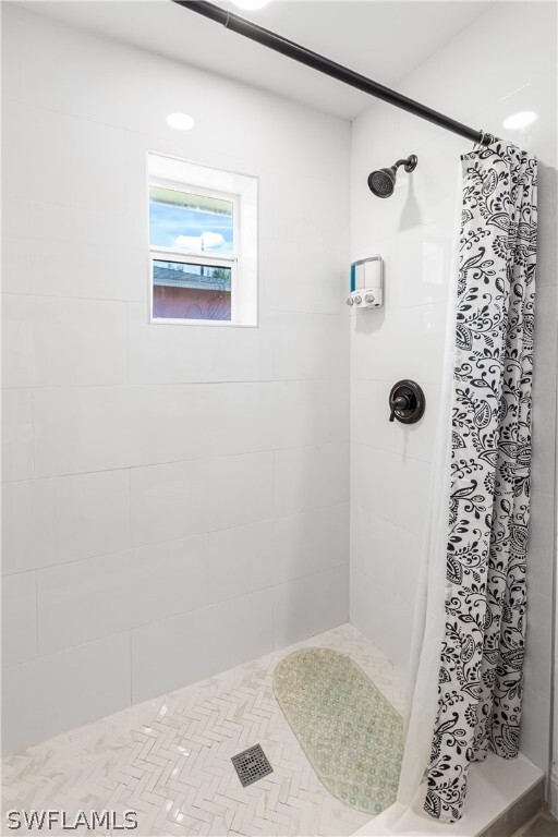 Foto principal - 4951 Bayshore Dr