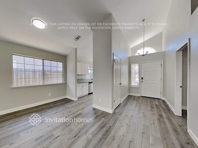 Foto del edificio - 8250 Lonely Hill Way