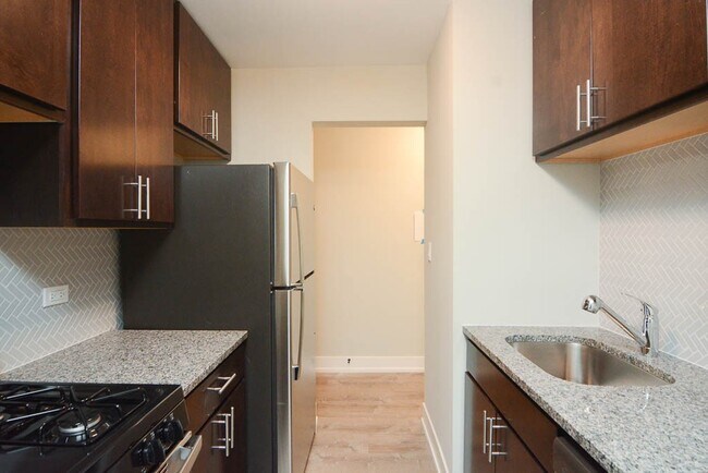 Foto del edificio - 533 W Surf St