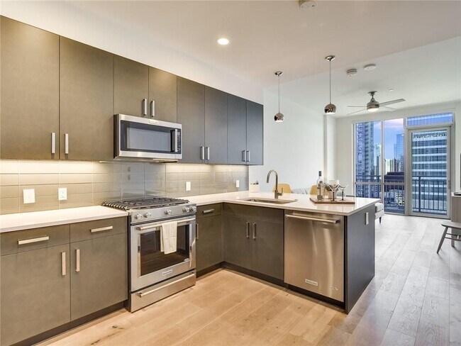 Building Photo - 222 West Ave