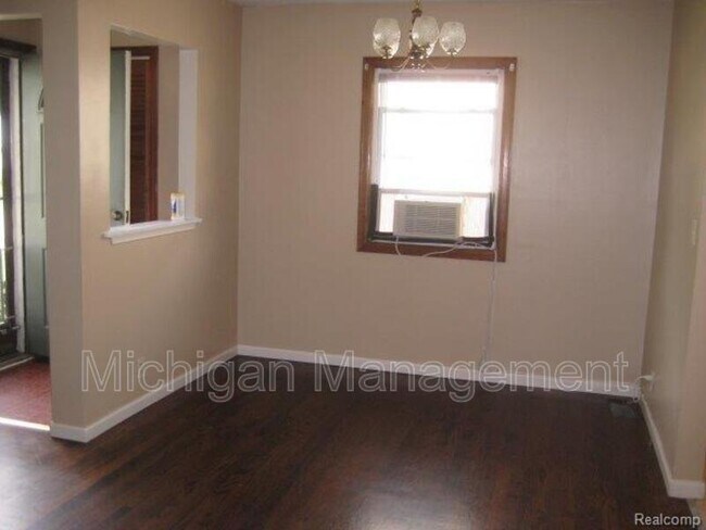 Foto del edificio - 28967 Beechwood Ave