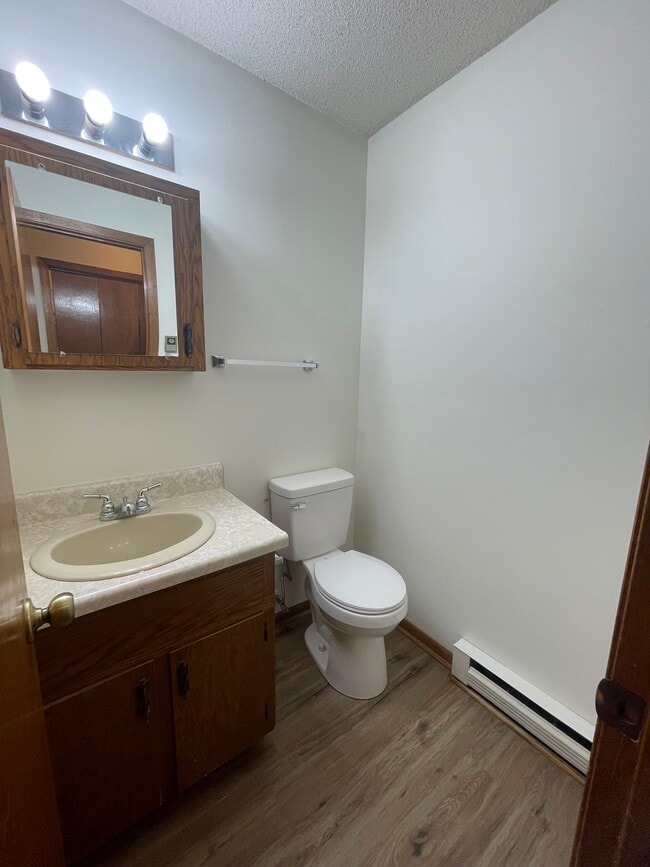Building Photo - 27 E Raccoon Rdg
