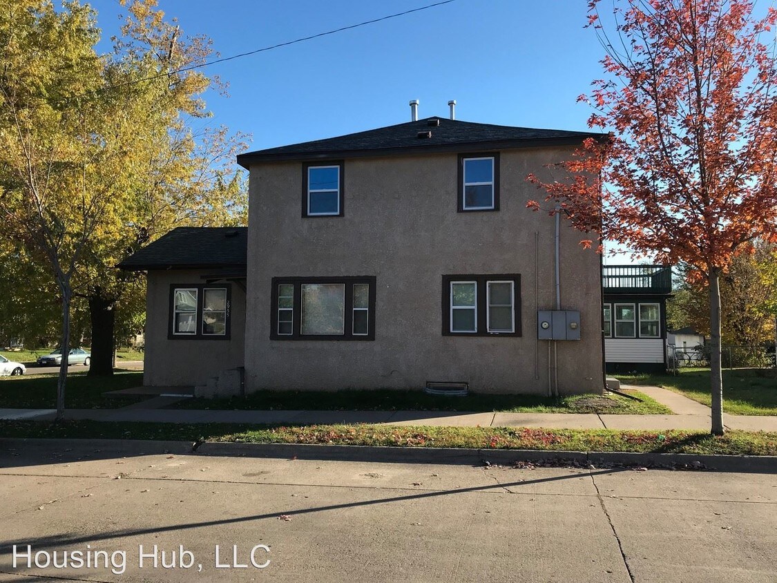 Foto principal - 2955 Logan Ave N