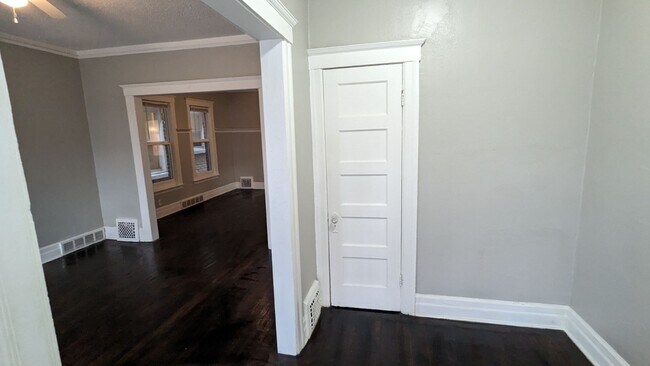 Foto del edificio - 536 Holbrook St