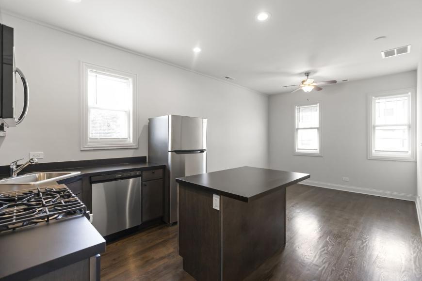 Primary Photo - 1 bedroom in Chicago IL 60618