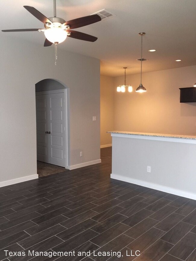 Building Photo - 3 br, 2 bath House - 920 Chaparral Tr.