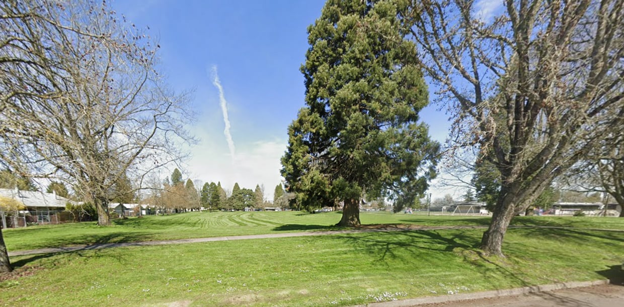 Foto del edificio - (905) Draper Apartments - 3 Bedroom / 1.5 Bath Duplex