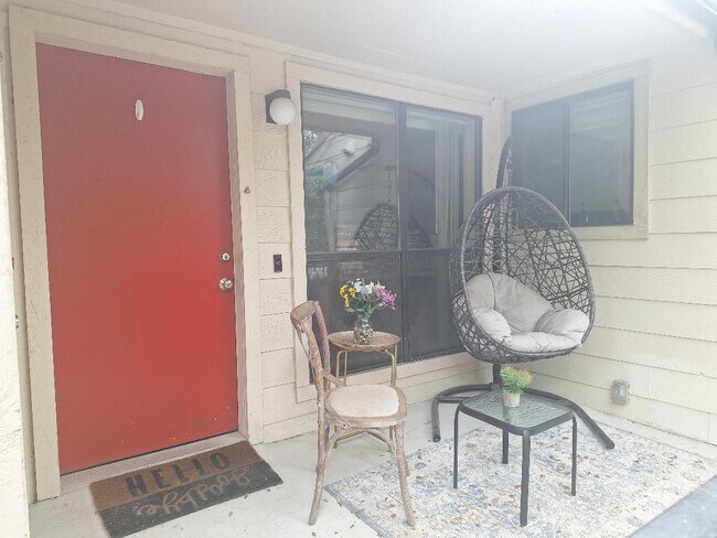 Small Patio - 6646 E Lovers Ln