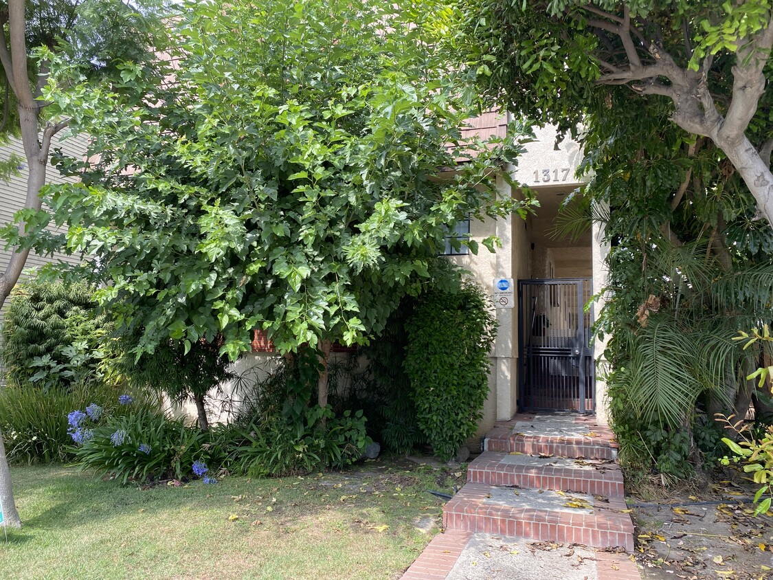 Primary Photo - 1317 Valley View Rd