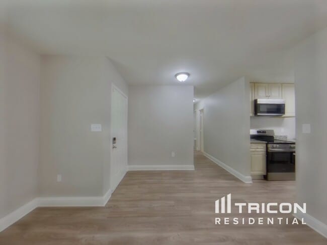 Building Photo - 6701 Hickory Trace Dr