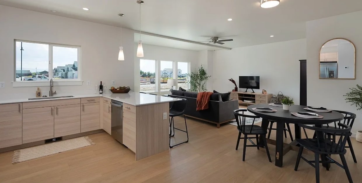 Primary Photo - 3 bed/2.5 bathroom Townhouse