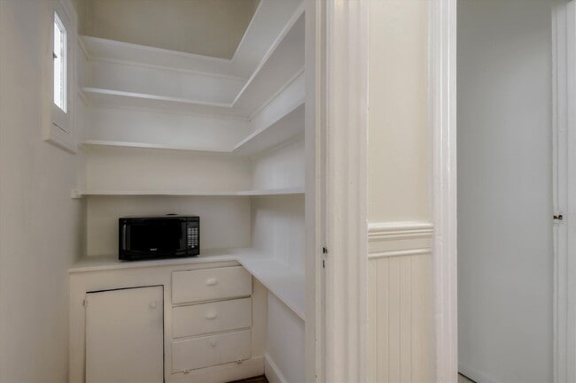 Building Photo - Hyde Street LLC, 2642-2644