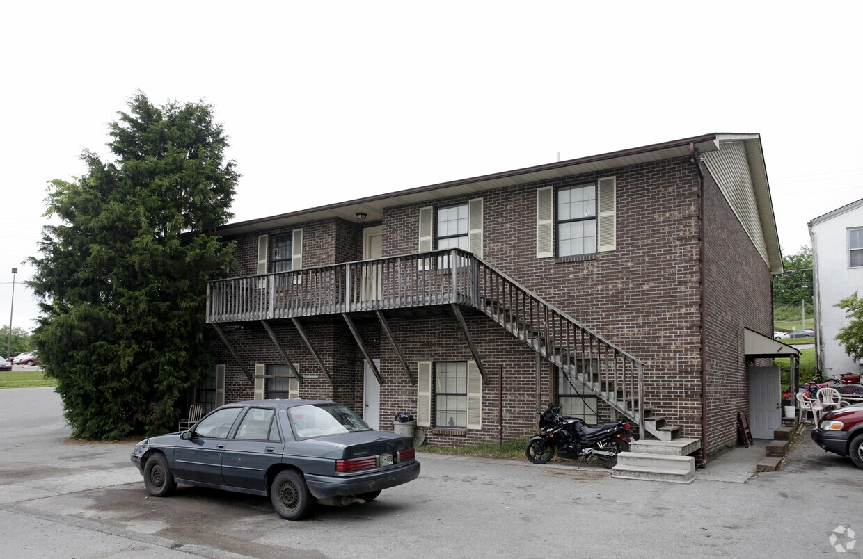 1702 Eppes St, Tazewell, TN 37879 Apartments in Tazewell, TN