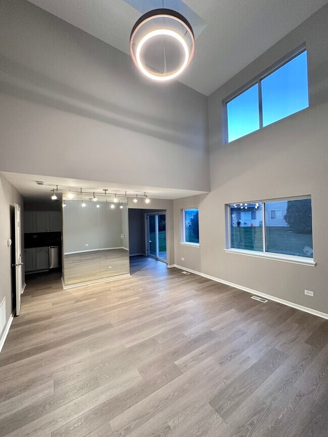 Foto del edificio - 652 E Whispering Oaks Ct