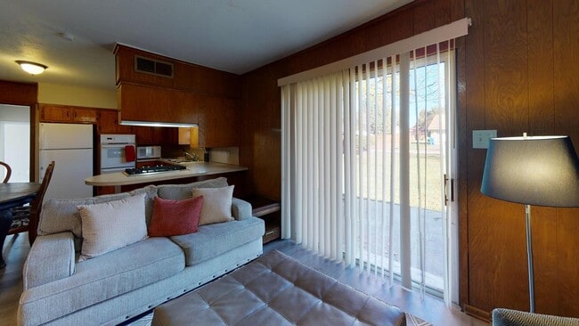 Foto del edificio - 4106 Skyline Dr