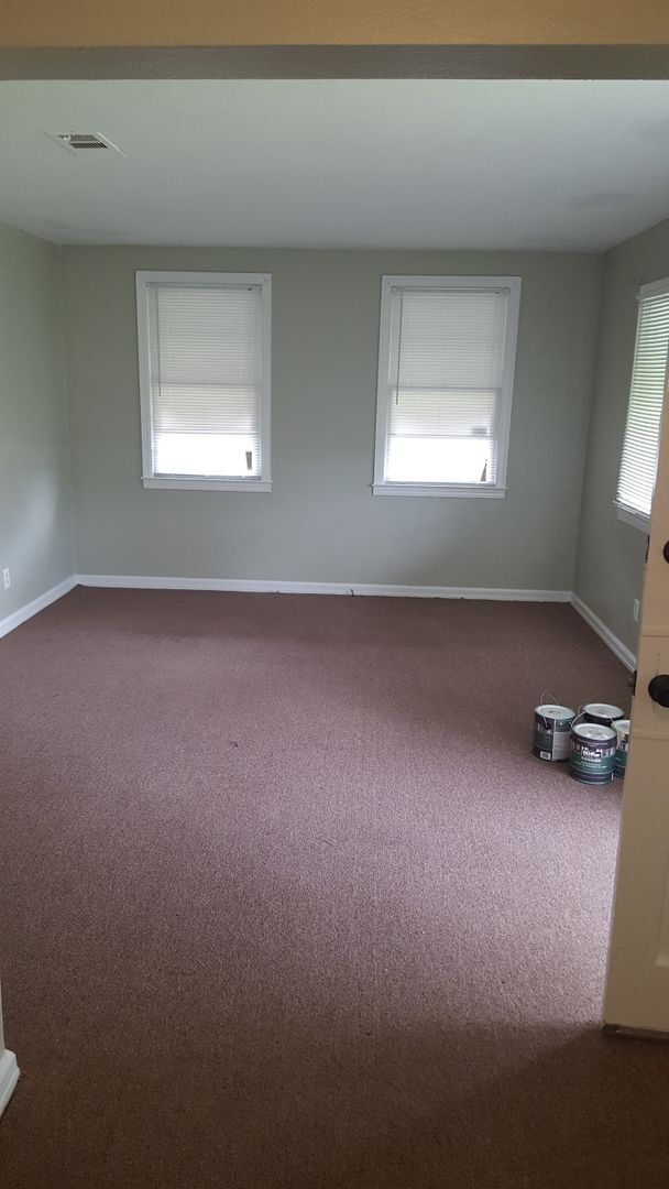 Building Photo - 2 BR, 1 BA BRICK RANCH HOME WITH DRIVEWAY ...