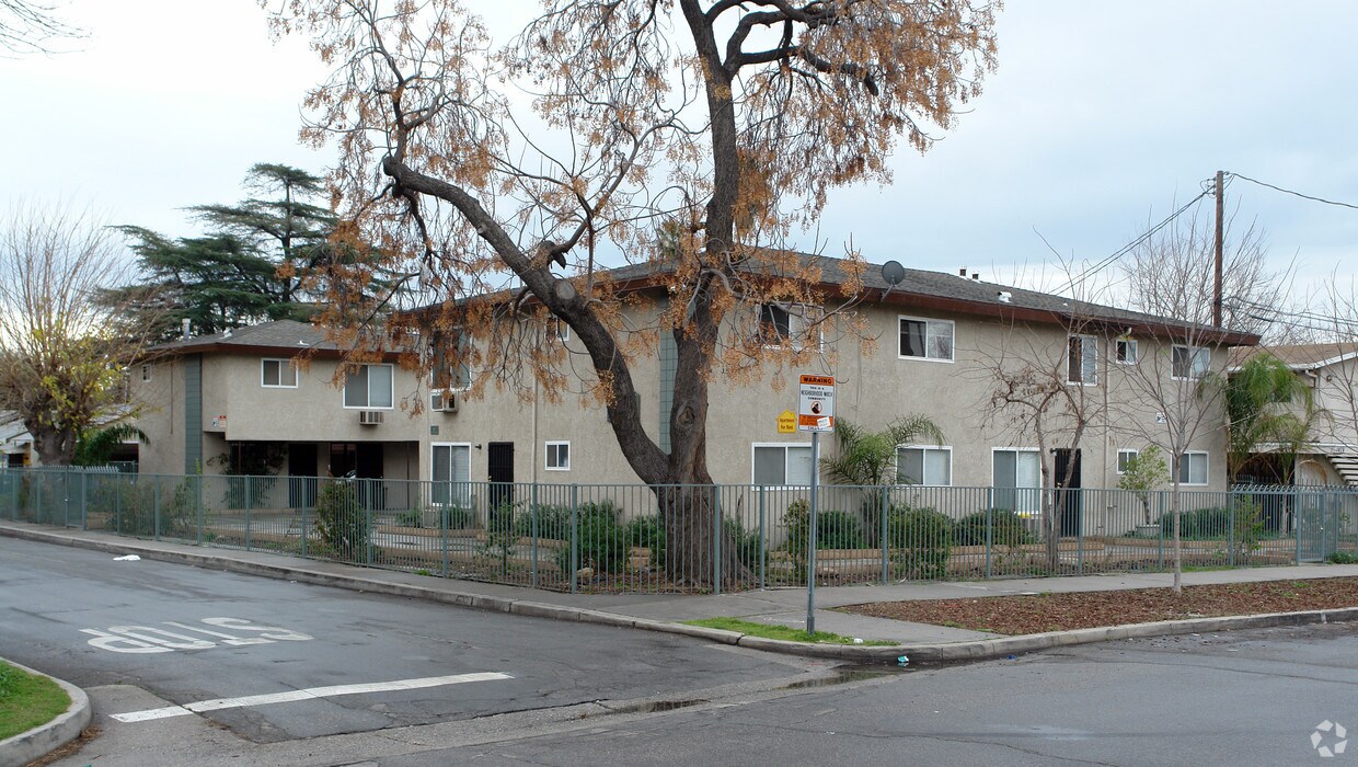 Primary Photo - 163 E 15th St