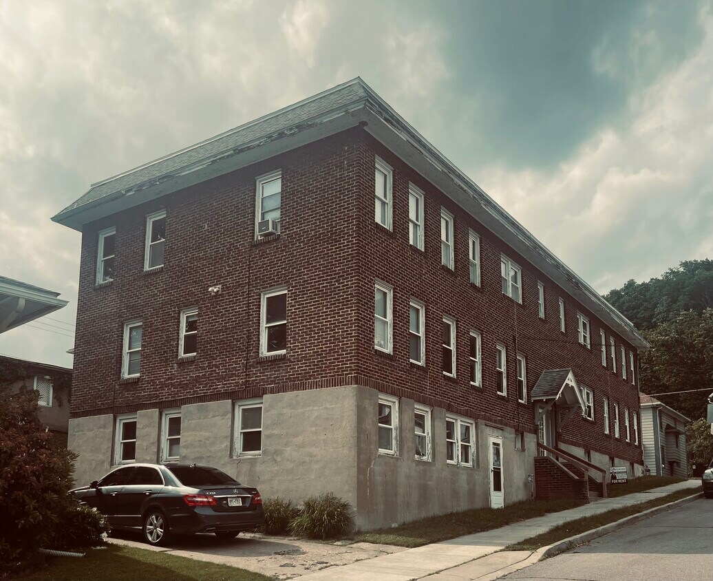 Foto del edificio - 77 Colfax Ave