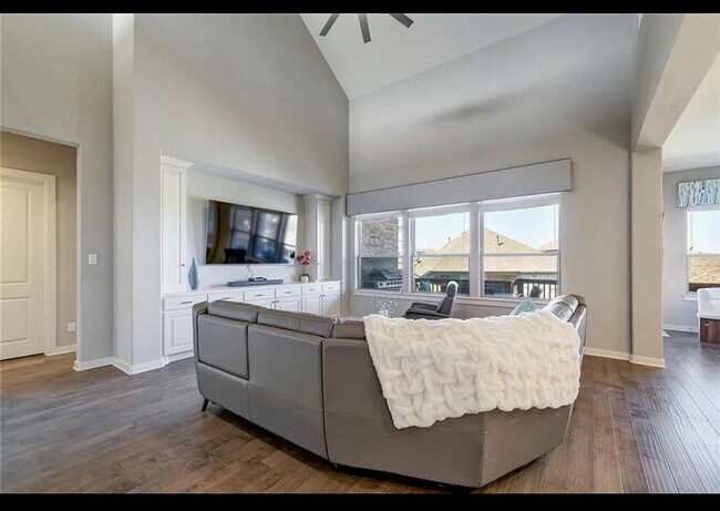 Building Photo - 104 Garner Park Cove