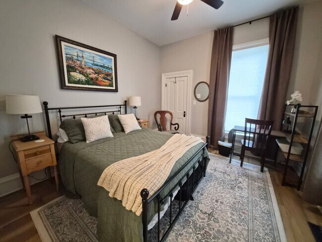 Foto del edificio - Full Furnished 2 Bed/1 Bath with Utilities Included