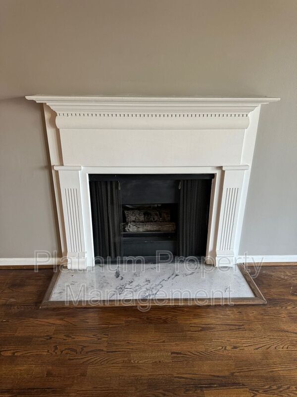 Building Photo - 1117 Pine Heights