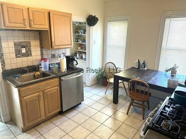 Photo - 139 College Ave Apartment