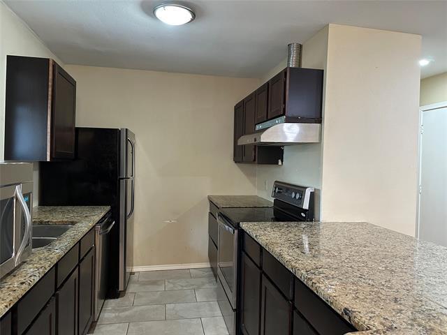 Building Photo - 10580 High Hollows Dr