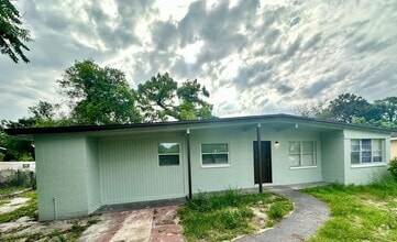 Building Photo - 1507 Queensway Rd